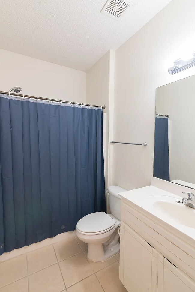 Building Photo - 3 Bed x 3 Bath with Garage!!!!