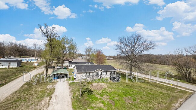 Building Photo - 405 Falletti St