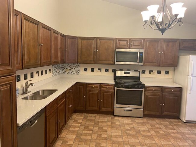 Kitchen - 1998 N Karen Ln
