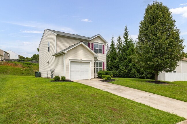 Building Photo - Spacious 3-Bedroom Home with Garage in Desirable Greensboro Neighborhood!
