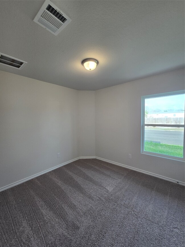 Building Photo - 1204 Daniel St