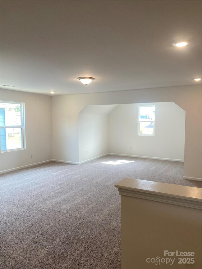 Building Photo - 1211 Fremont Dr