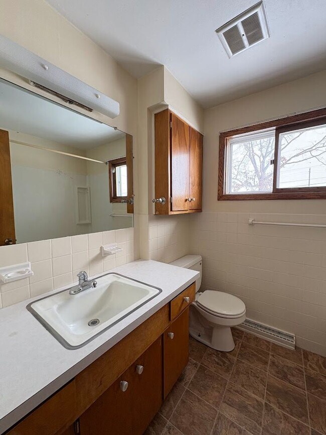 Building Photo - 5032 S Main St