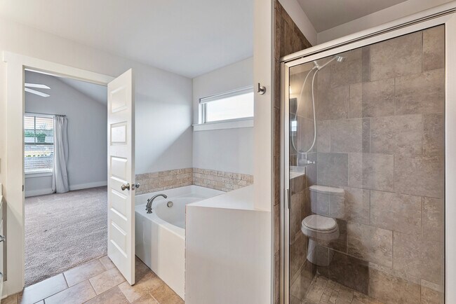 Building Photo - 6010 Stonewater Ct