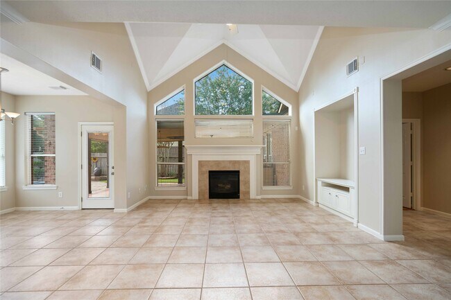 Building Photo - 707 Lytton Springs Way