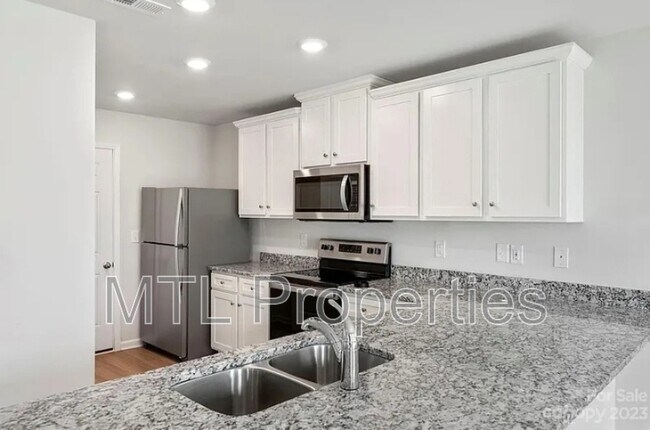 Building Photo - 1629 Nia Rd