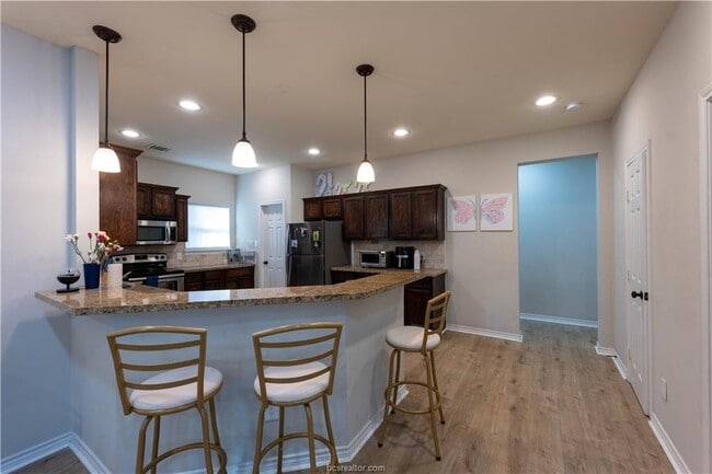 Building Photo - 1133 Oney Hervey Dr