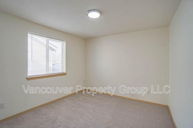 Building Photo - 1100 W 30th St