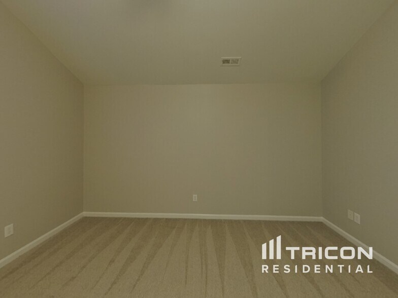 Building Photo - 4105 Lawrence Daniel Dr