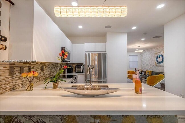 Building Photo - 8805 NW 103rd Pl