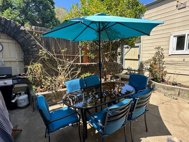 Building Photo - 3782 16th St