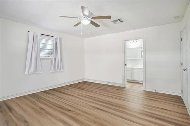Building Photo - 2 Schill Ave