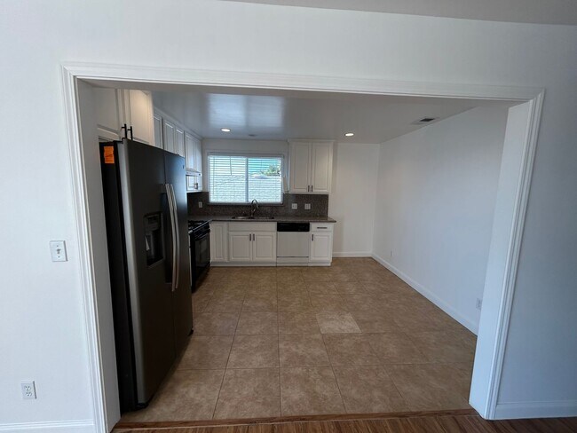 Building Photo - 3 Bed 2 Bath with Great Views in San Leand...
