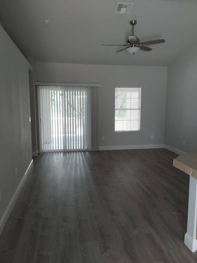 Building Photo - 9 Pony Express Dr