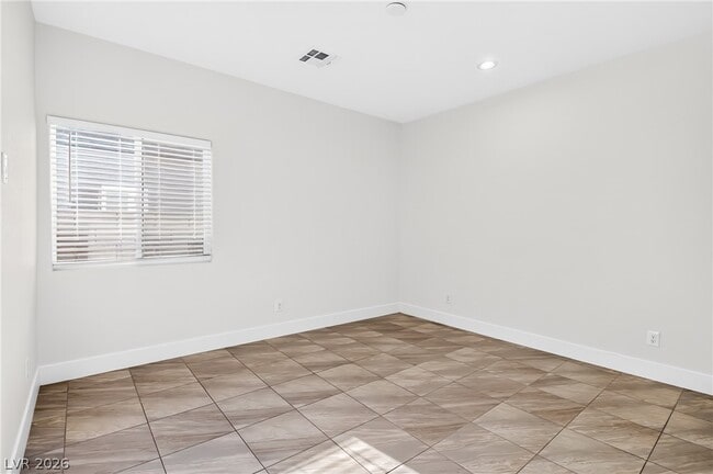 Building Photo - 4078 E Welter Ave