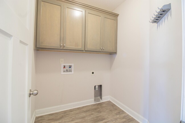 Building Photo - 6 Eagle Nest Dr