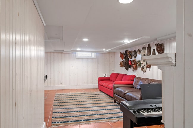 Building Photo - 239 Foreside Rd