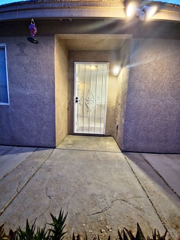 Building Photo - 16475 Vine St