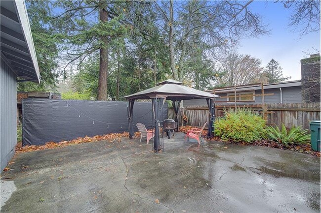 Building Photo - 816 NE 120th St