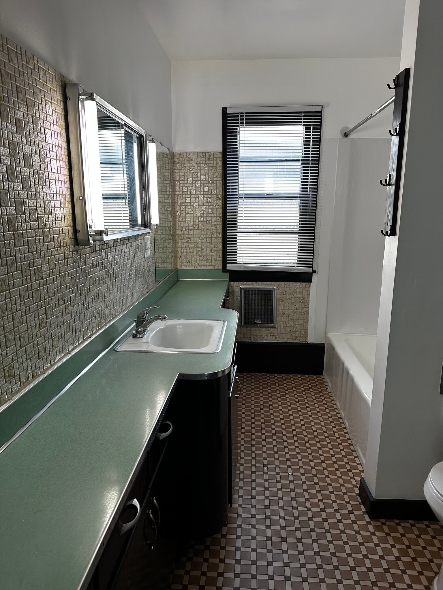 Building Photo - 4702 N 44th St