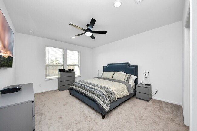 Building Photo - 3113 Paso Fino Dr
