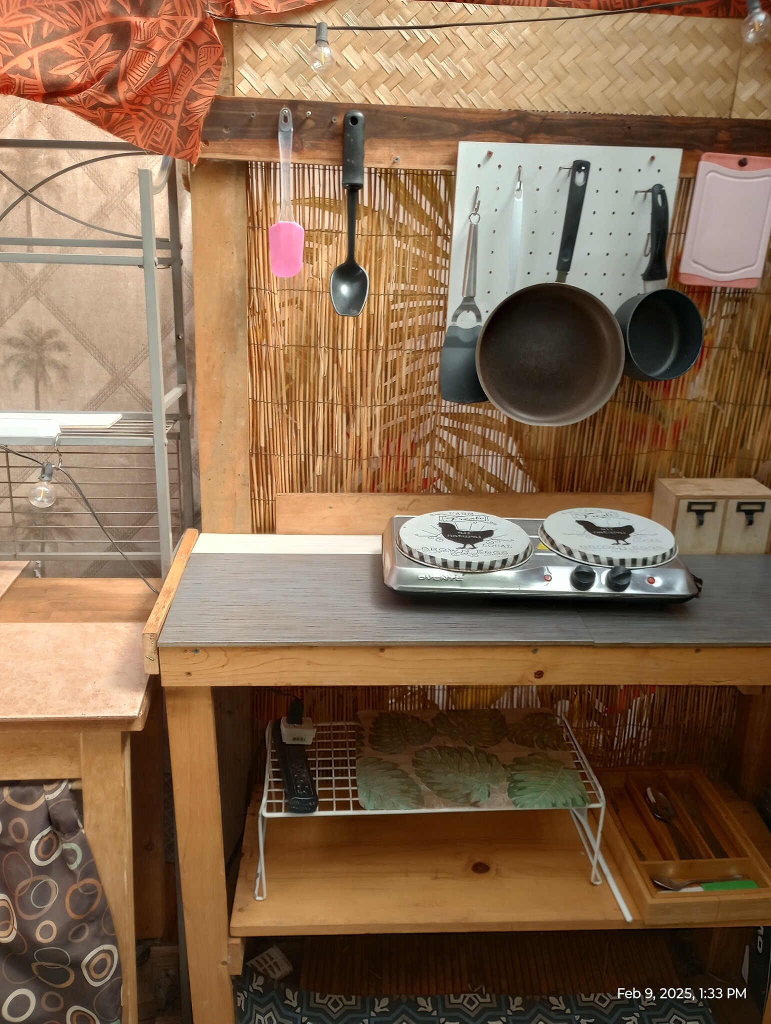 2-burn. Elec. Cooktop - 281 Kaikea St