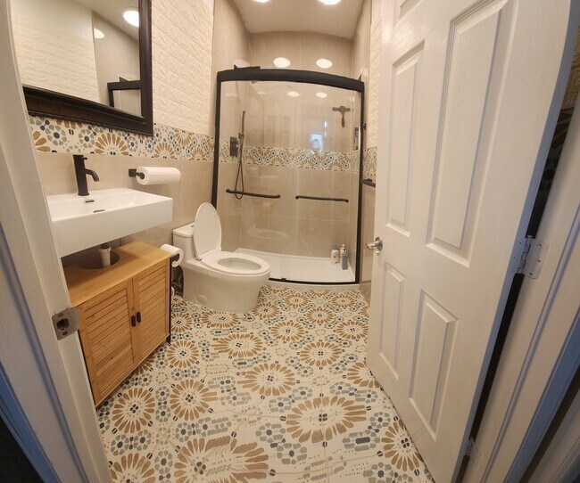 Building Photo - 5415 S Dunkirk Way