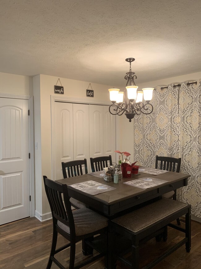 Building Photo - 678 Fox Hound Dr