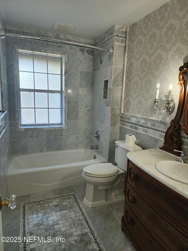 Building Photo - 212 St Johns Ave