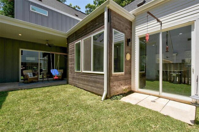 Building Photo - 739 Gunter St
