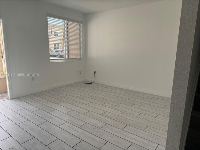 Building Photo - 1030 SE 23rd Terrace