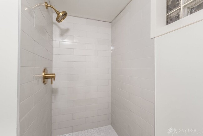 Building Photo - 6512 Park Ln