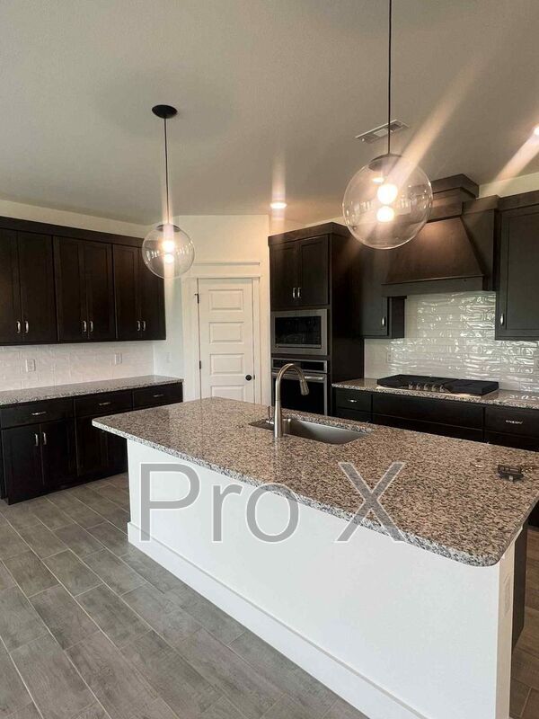 Building Photo - 1601 White Oak Dr