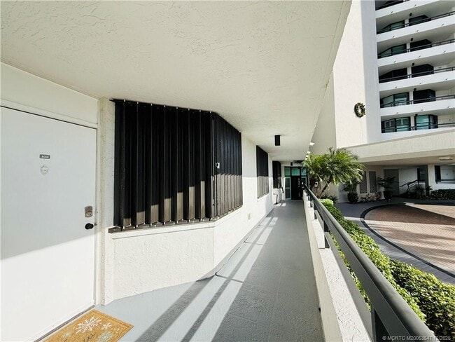 Building Photo - 8800 S Ocean Dr