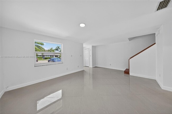 Building Photo - 301 Bonaventure Blvd