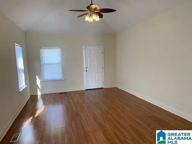 Building Photo - Charming 3BR House in Birmingham