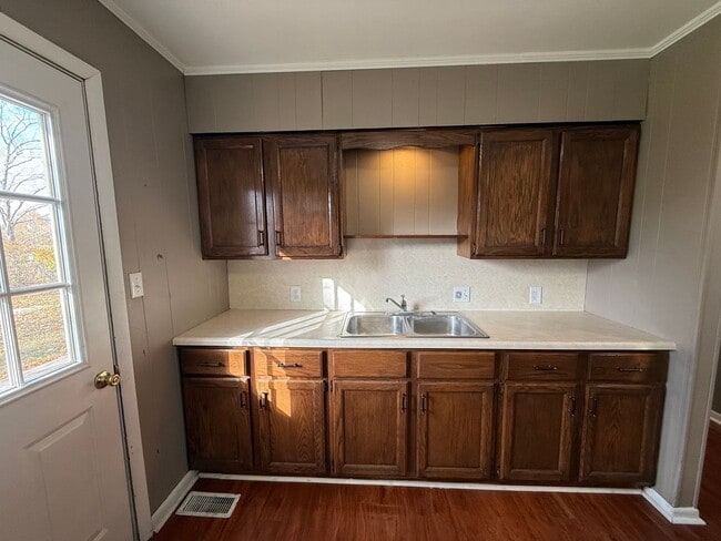 Building Photo - House in Kuttawa