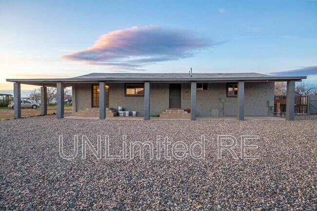 Building Photo - 3281 E Desert Dr