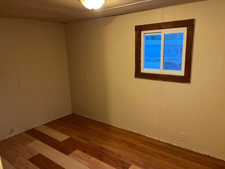 Building Photo - 1130 MT-135