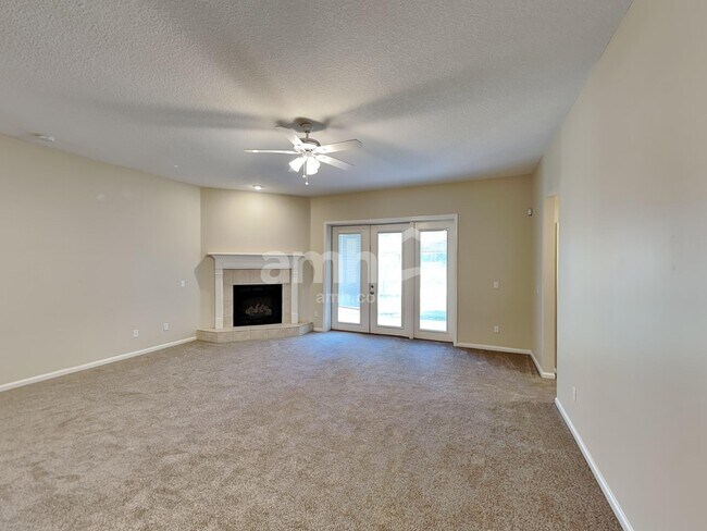 Building Photo - 1943 Wages Way S