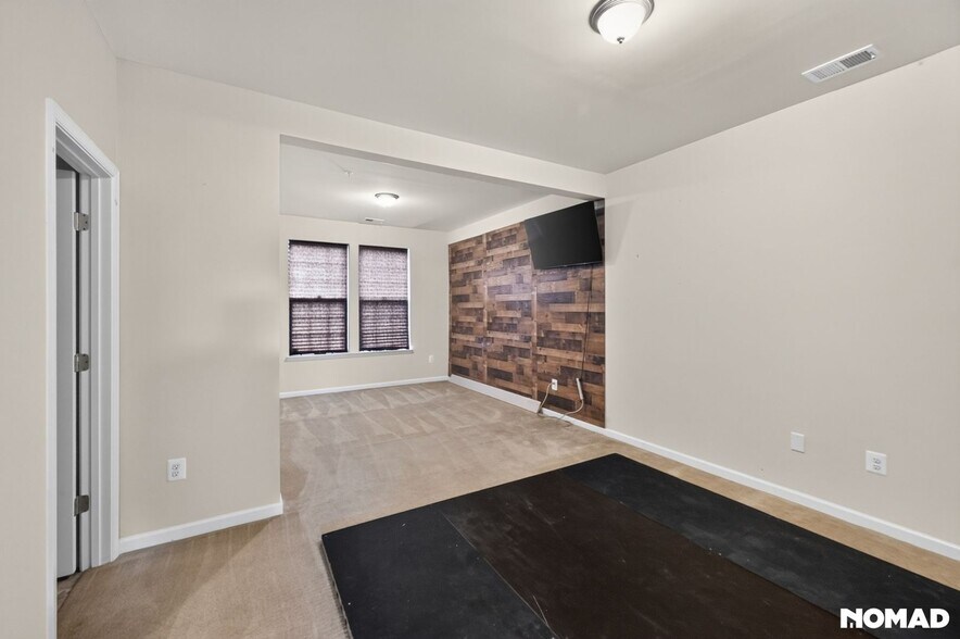 Building Photo - 13122 Nittany Lion Cir