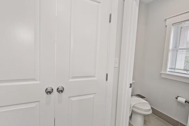 Building Photo - 2901 Random Rd