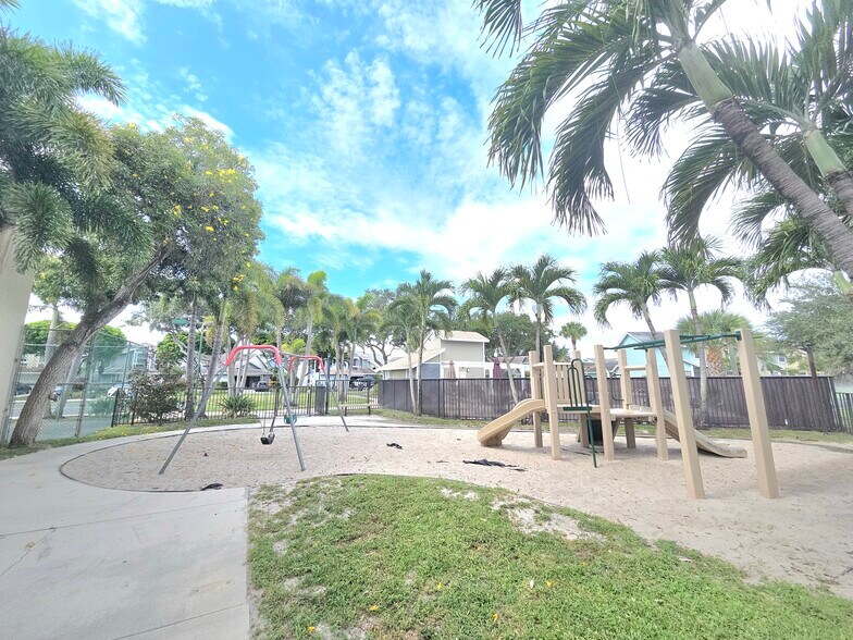 Building Photo - 5305 Buckhead Cir