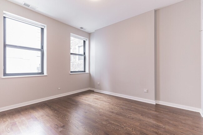 Building Photo - 209 W Ohio St