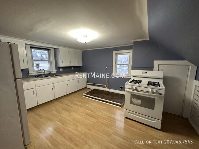 Building Photo - 253 Brunswick St