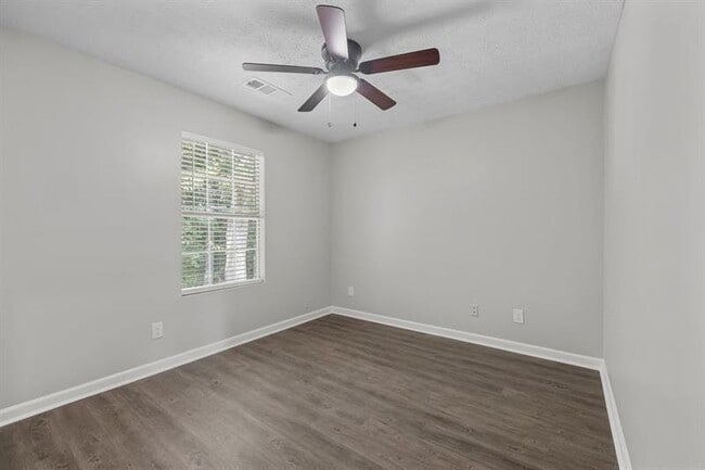 Building Photo - 425 Orchard Dr