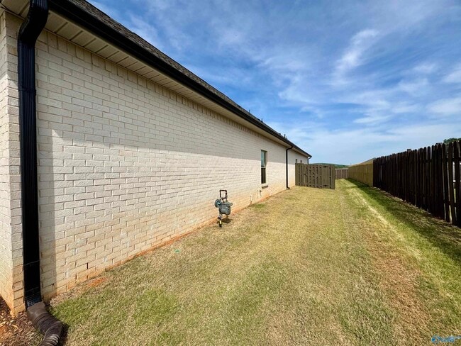 Building Photo - 7535 Doris Ruth Ln SE