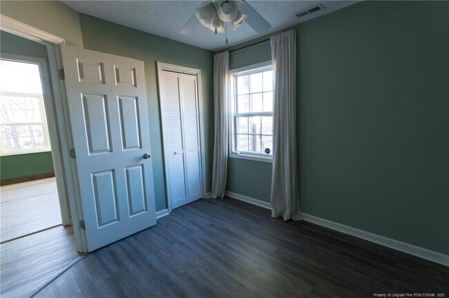 Building Photo - 705 Colonial Hills Dr