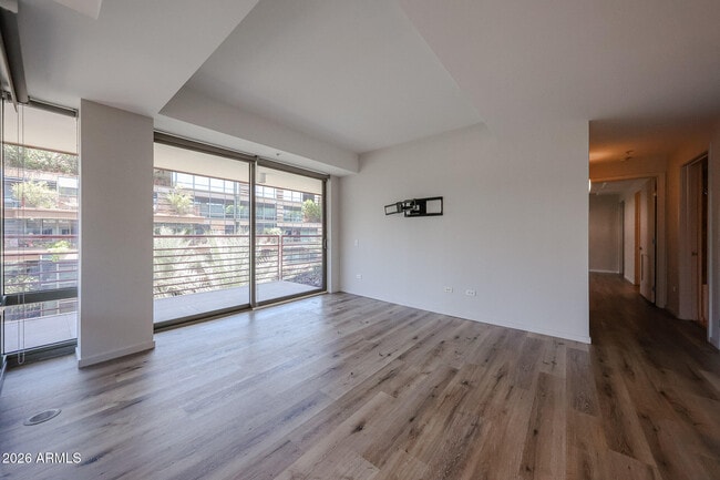 Building Photo - 7137 E Rancho Vista Dr