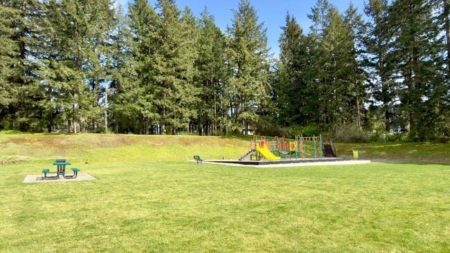 Building Photo - Newly Updated 3BR in The Arbors | Private Long Lake Access + Large Deck
